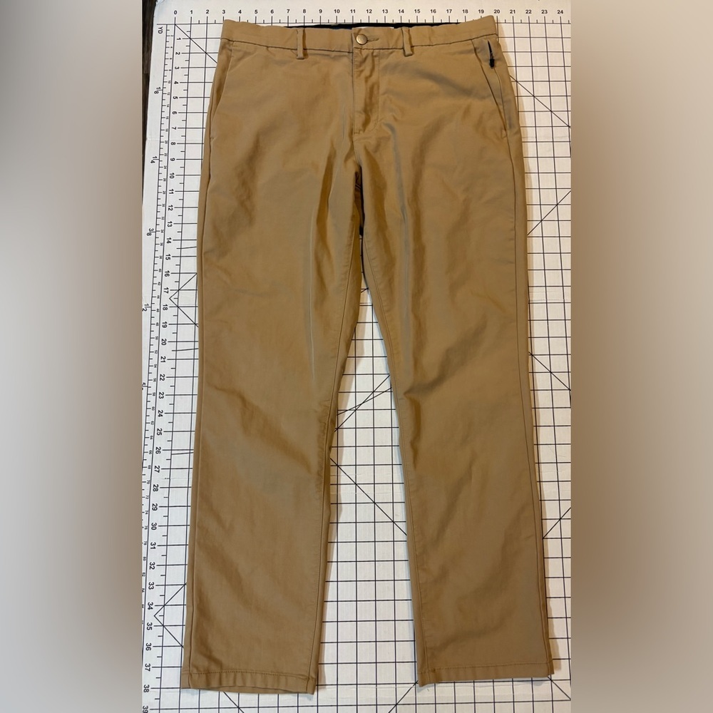 Old Navy Men’s Size 33/30 Tan Ultimate‎ Tech Slim Chino   Pants